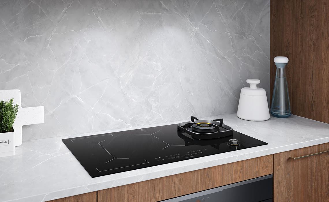 Electrolux 90cm UltimateTaste 900 hybrid induction with gas cooktop
